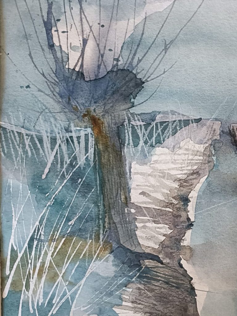 Abstrakte Aquarellmalerei in Blau- und Grautönen mit dynamischen Linien und Formen.